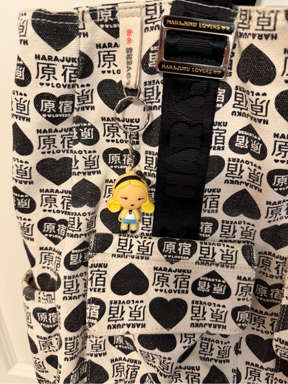 Harajuku Lovers Black and White Logo Heart Tote - Picture 6 of 6